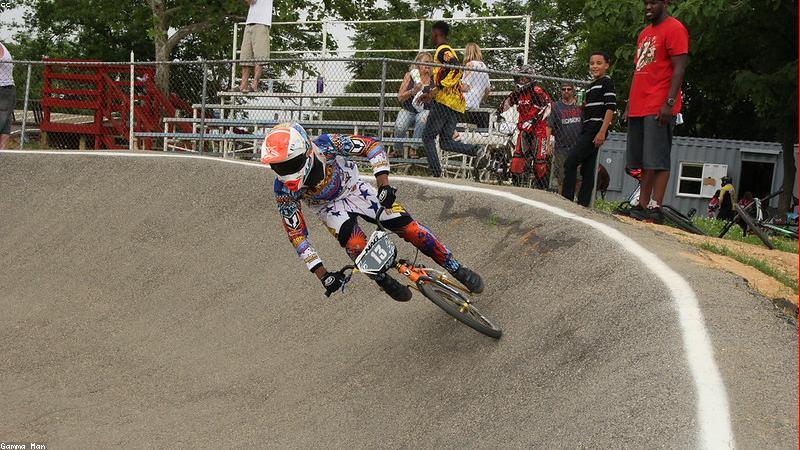 Campeonato Brasileiro BMX Racing: Elite Nacional nas Pistas